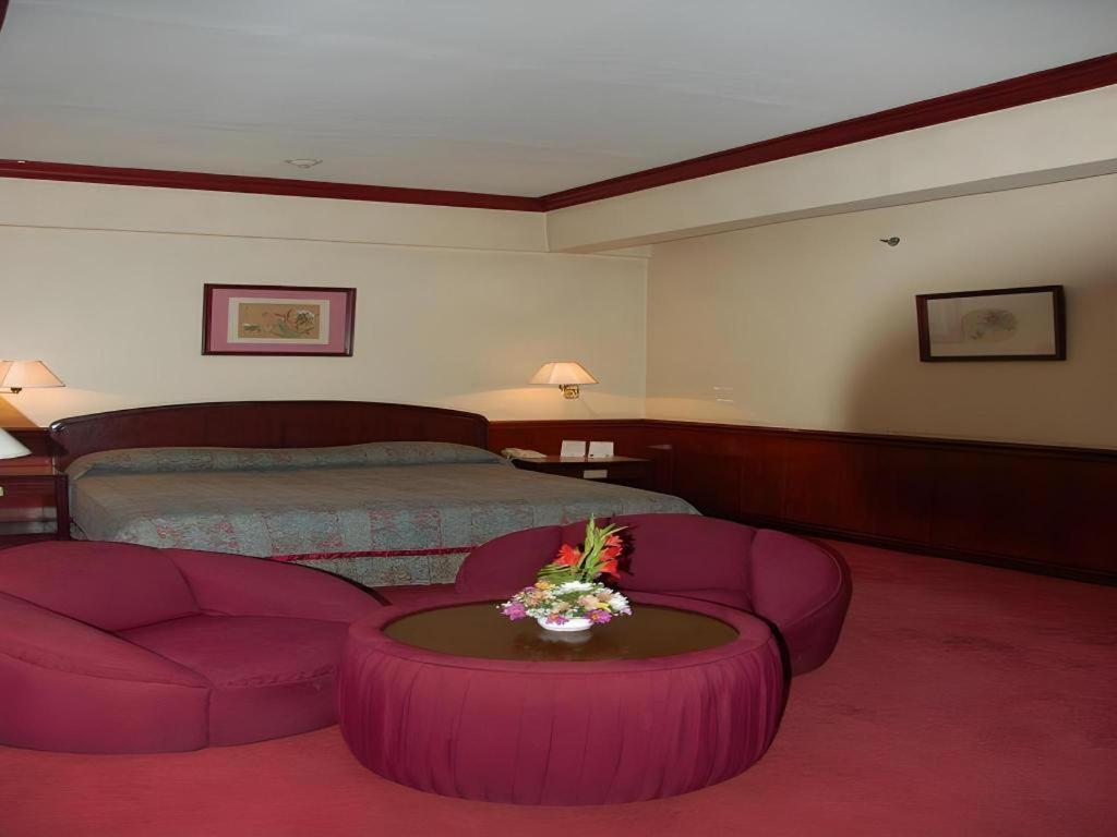 Great Eastern Hotel Quezon City Extérieur photo