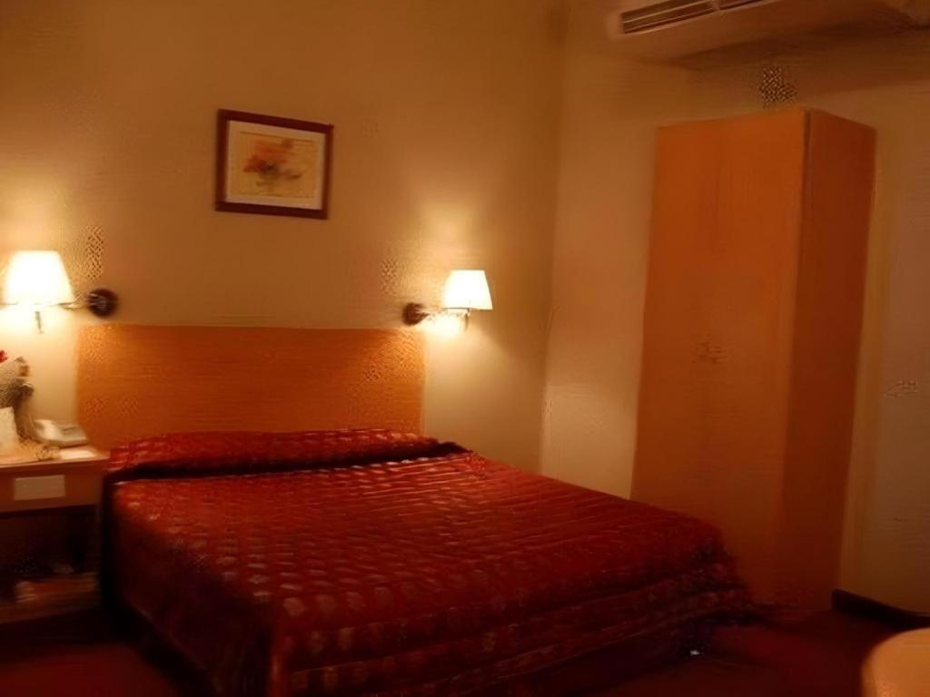 Great Eastern Hotel Quezon City Extérieur photo