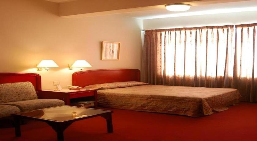 Great Eastern Hotel Quezon City Extérieur photo