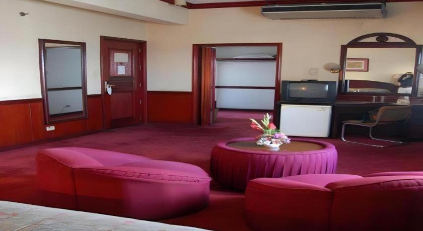Great Eastern Hotel Quezon City Extérieur photo