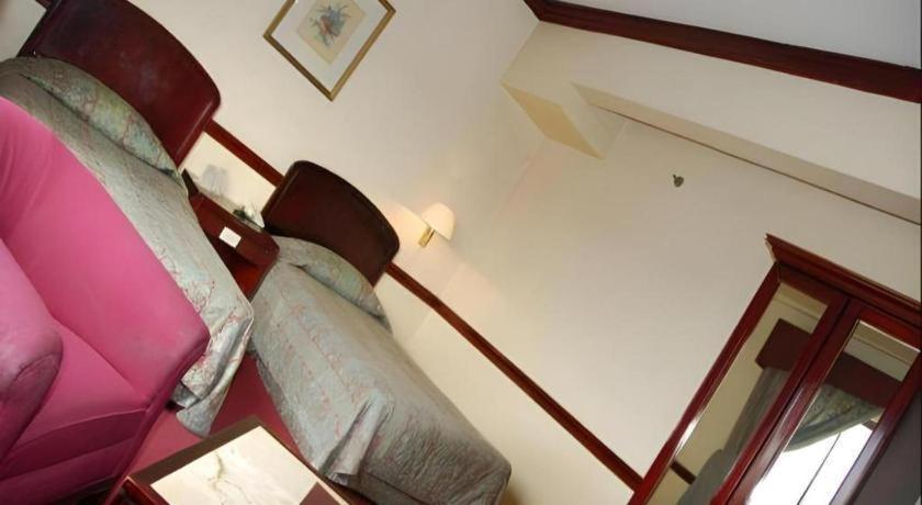 Great Eastern Hotel Quezon City Extérieur photo